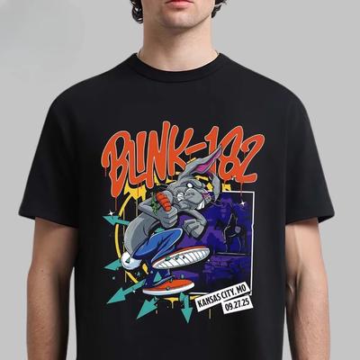 Blink-182 2025 Тур по Канзас-Сити Футболка с графикой Кролик-Скейтбордист Поп-Панк Уличная одежда Повседневная Унисекс