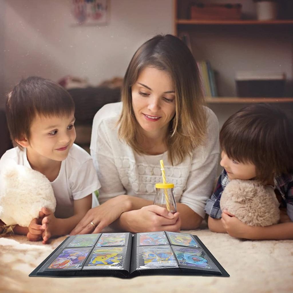 Картотека Папка-наклейка Папка-наклейка 4 кармана Вмещает 160 карт Обложка из полипропиленового материала Эластичный бинт Скрепляет листы карт Коллекционирует другие игровые карты (4 кармана,