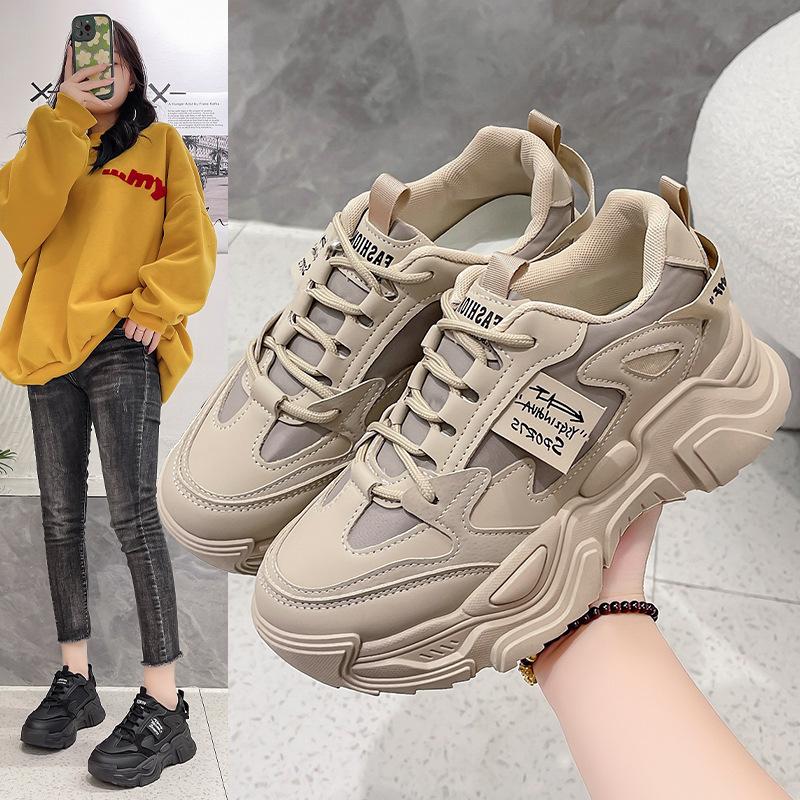 Модная спортивная и повседневная женская обувь