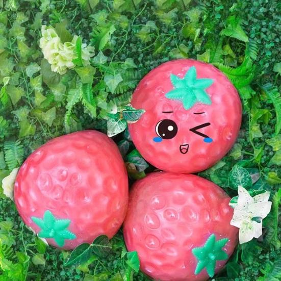 Клубничная игрушка-пищалка, меняющая цвет, имитация фруктов, кролик, утка, сердце, мячик-антистресс, для снятия тревожности, сенсорная игрушка-фиджет
