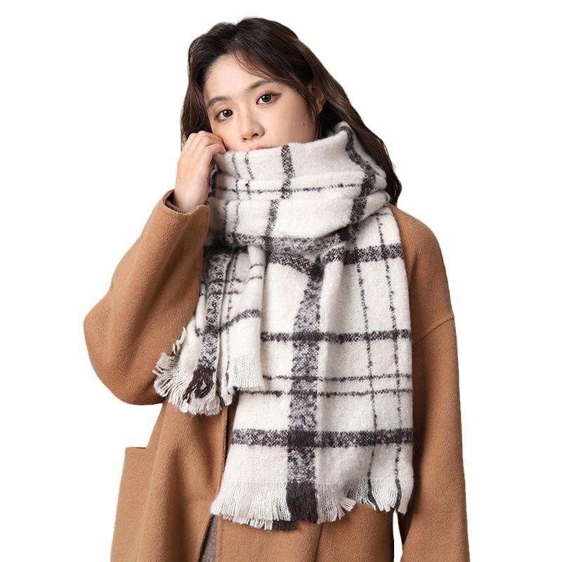 Winter Women'S Thick And Warm Mohair Black And White Checkered Scarf Shawl, Student Scarf, High-End Feeling, Windproof And Cold Proof