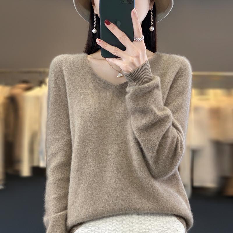 Women's V-Neck Wool Sweater: New Autumn/Winter Solid Color, Loose Fit, Versatile Style.