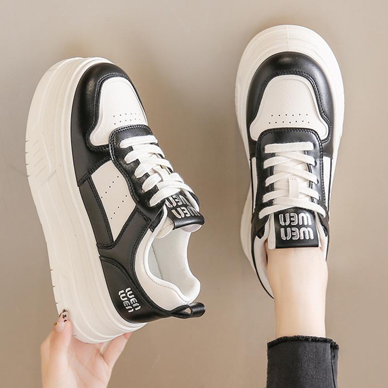 Модные женские кроссовки из искусственной кожи на толстой подошве 2025 дышащие туфли на платформе вулканизированная подошва женские универсальные повседневные кроссовки на шнуровке