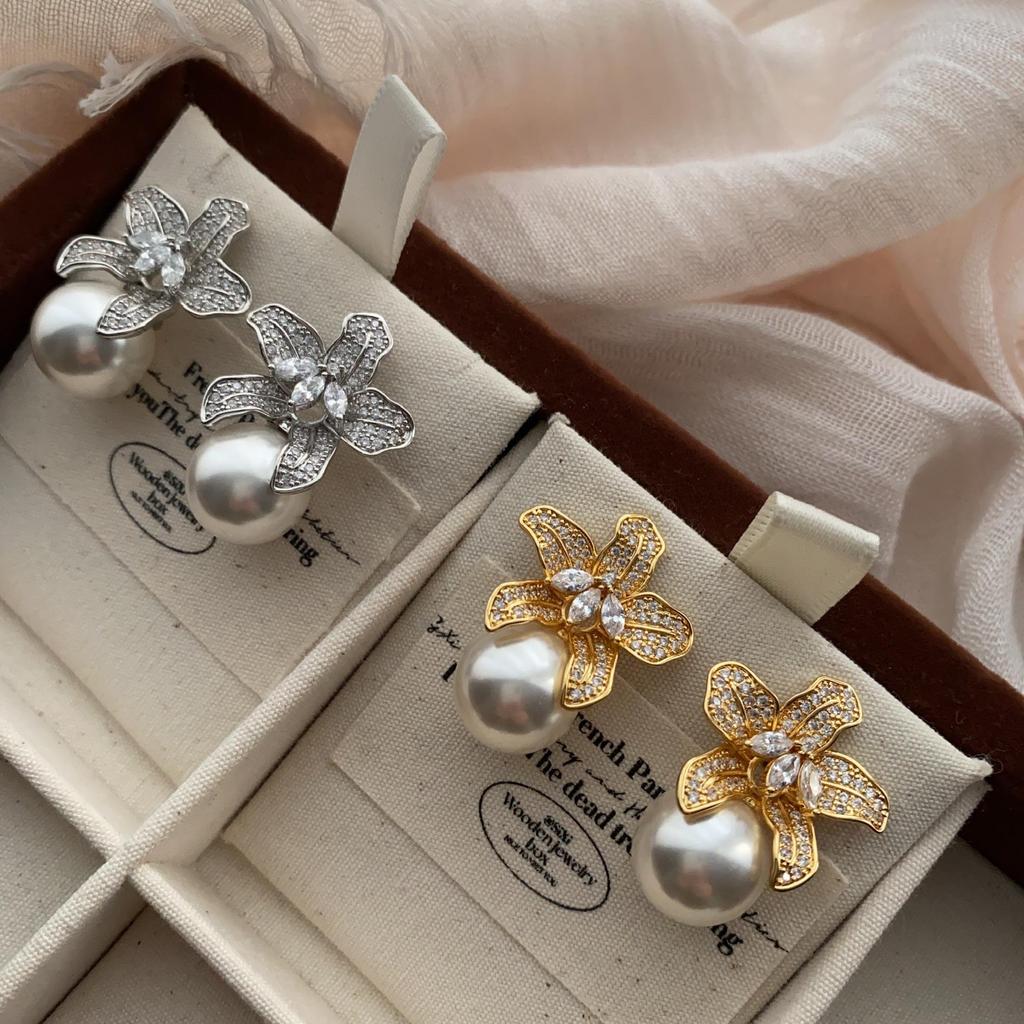 High-Brightness Pearl Earrings, High-End Personality Exaggerated Earrings, Flower Temperament Jewelry, Cold Wind Slightly Inlaid Zircon Stud Earrings
