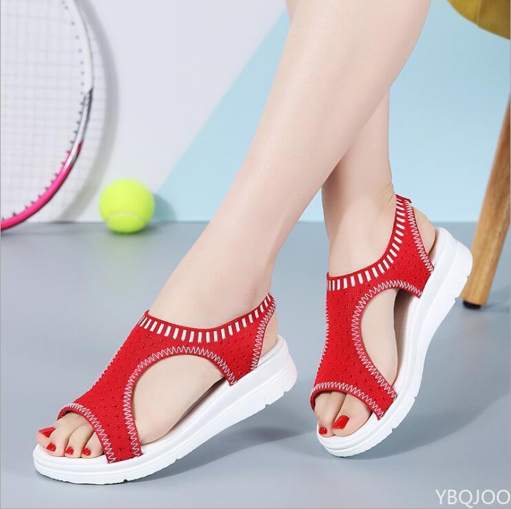 Модные сандалии женские лето 2024 новые с открытым носком плоские римские женские сандалии летающие тканые полые платформа спортивные сандалии плоские сандалии