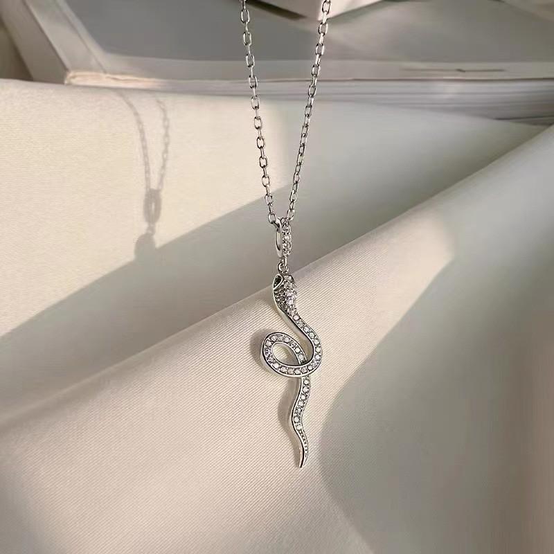 Zircon Snake Necklace Women Fashionable Minimalist Clavicle Chain Versatile Jewelry