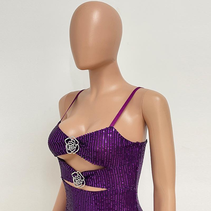 Women's Design Hollowed-out Halter Dress Sweet and Spicy Style Brooch Sequin Wrap Hip Dress