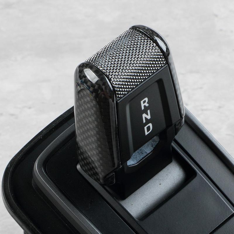 Накладка на ручку переключения передач из углеродного волокна для Porsche 911 (992) - Подходит для моделей 19-23.