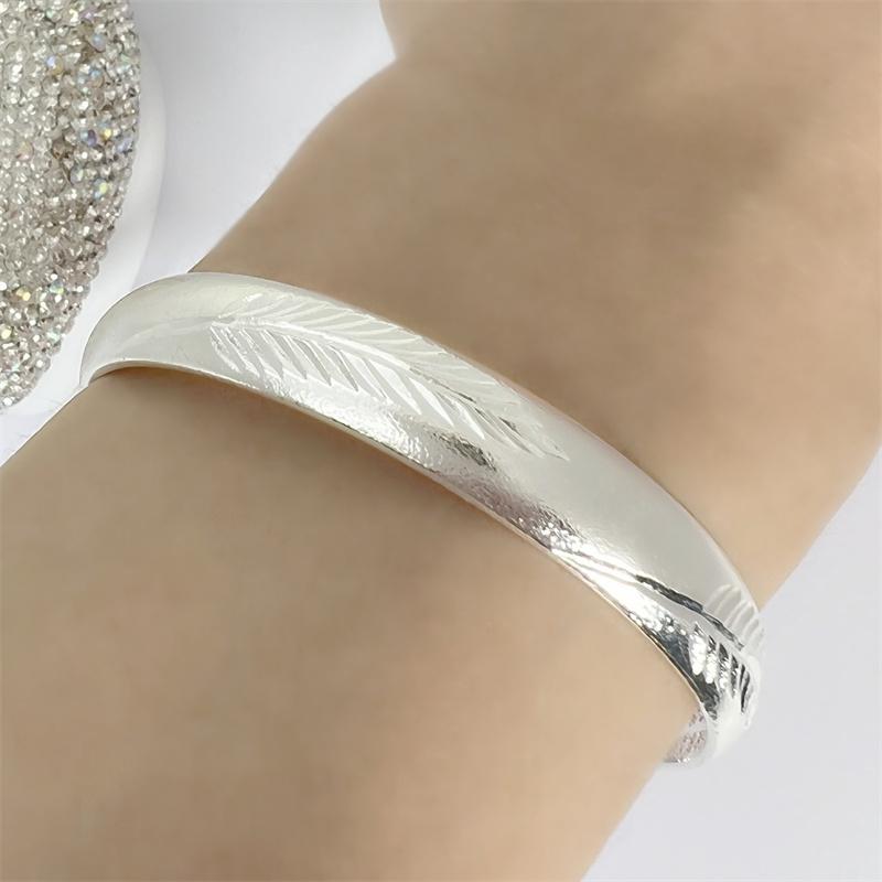 Fashionable Leaf Pattern Bangle Women Jewelry Opening Size Ethnic Buddhist Disciple Heart Sutra Bracelet Female Hand Accessories