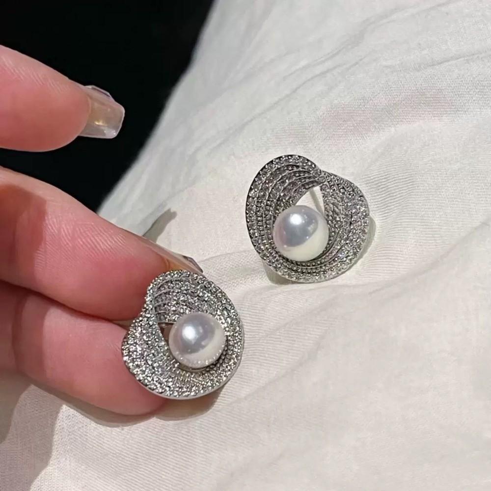 Rhinestone Bright Pearl Ear Studs Light Luxury Women Ear Jewelry Pearl Stud Earrings Girls