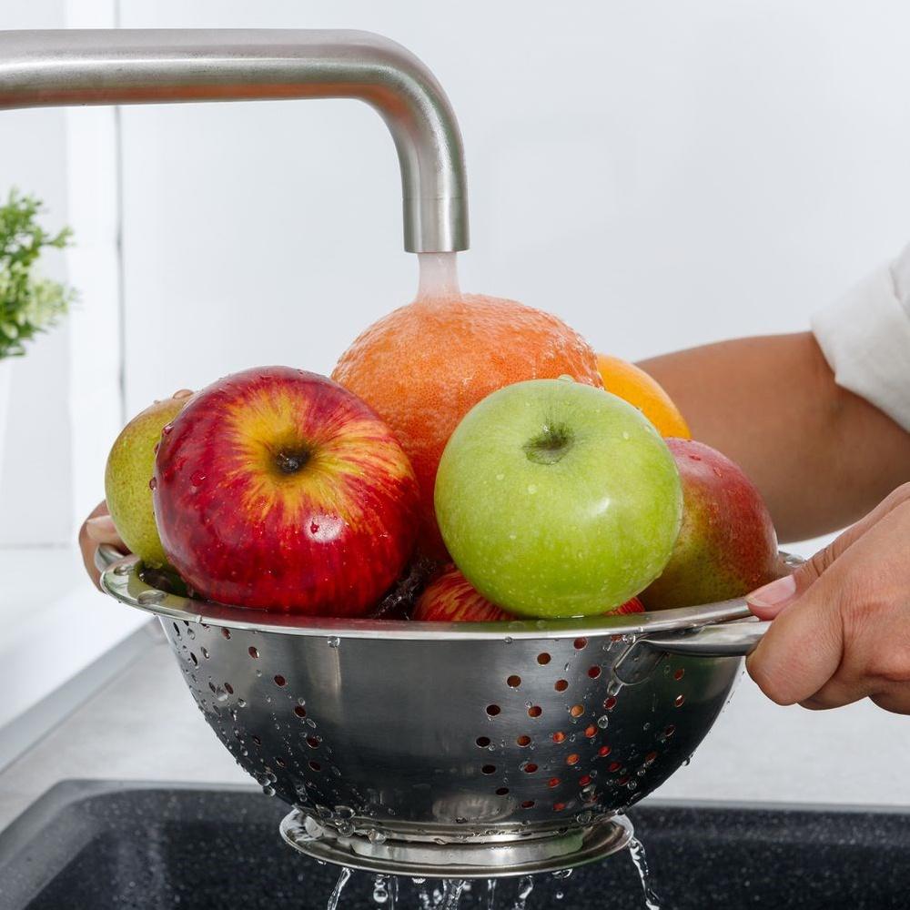 Steel kitchen strainer 28 cm