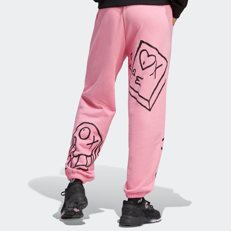 adidas Оригинальные джоггеры X André Saraiva Collaboration с принтом логотипа, эластичные трикотажные спортивные брюки для женщин, джоггеры Blessing-Pink HY4266