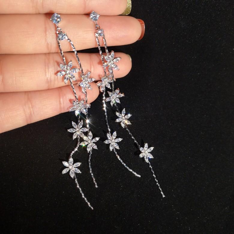 Длинные серьги с кисточками-цветками, простой темперамент, высококачественные легкие роскошные серьги из циркония