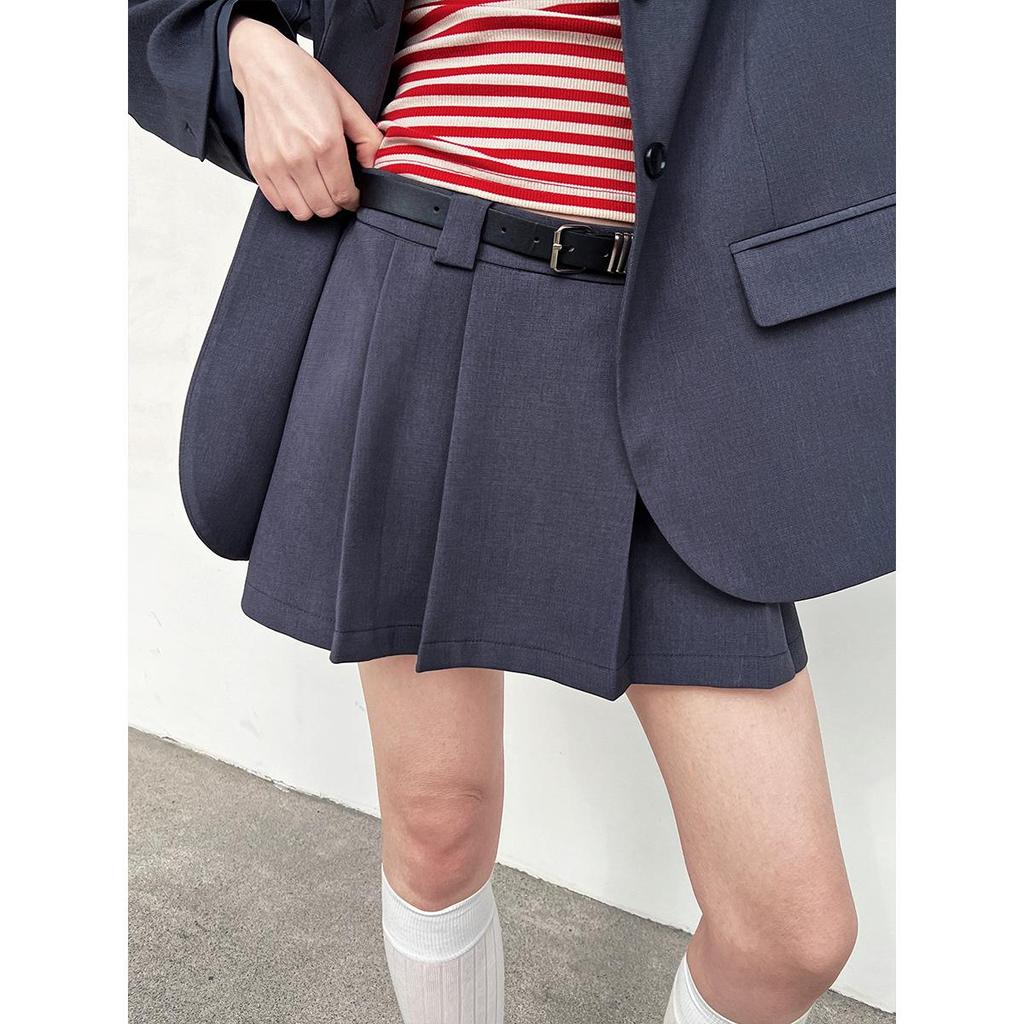 Женский повседневный костюм Luxi High-End в корейском стиле: Комплект из блейзера с манжетами и плиссированной юбки 8719