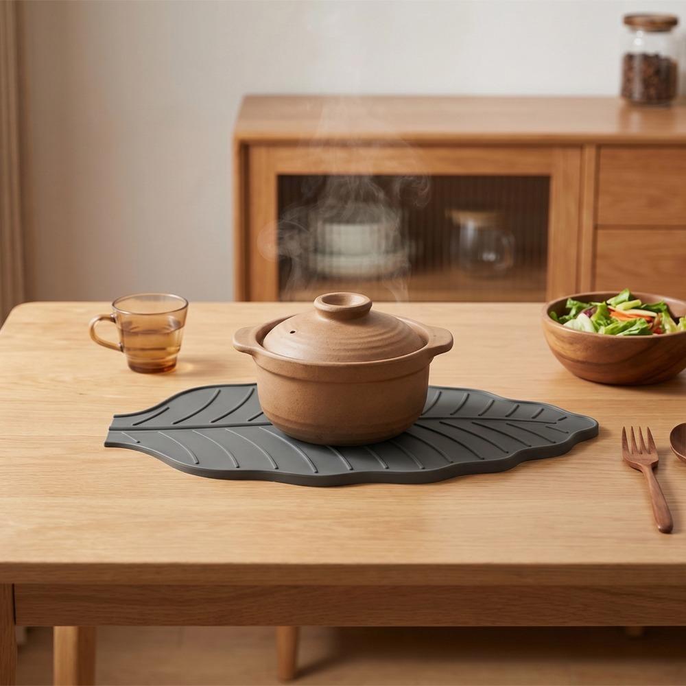 Silicone Leaf Shape Kitchen Dish Draining Mat Non-Slip Pot Holder Kitchen Utensil