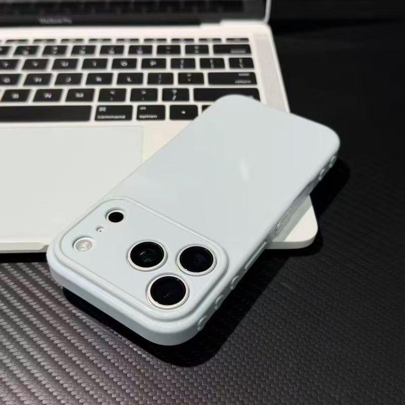 Мягкий чехол однотонный с окошком-сердечком для iPhone 14-17 Pro Max