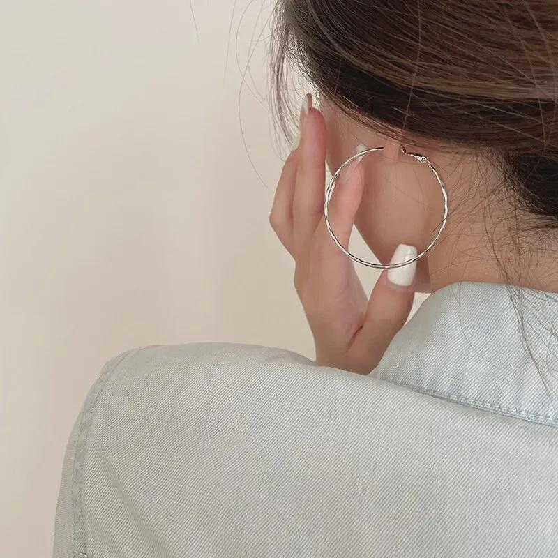 Корейская мода Большие круглые серьги-волны для женщин - Универсальный, шикарный, сдержанный стиль