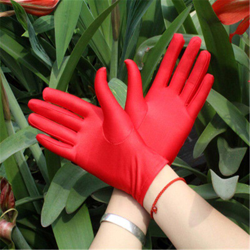 Атласные перчатки для торжеств