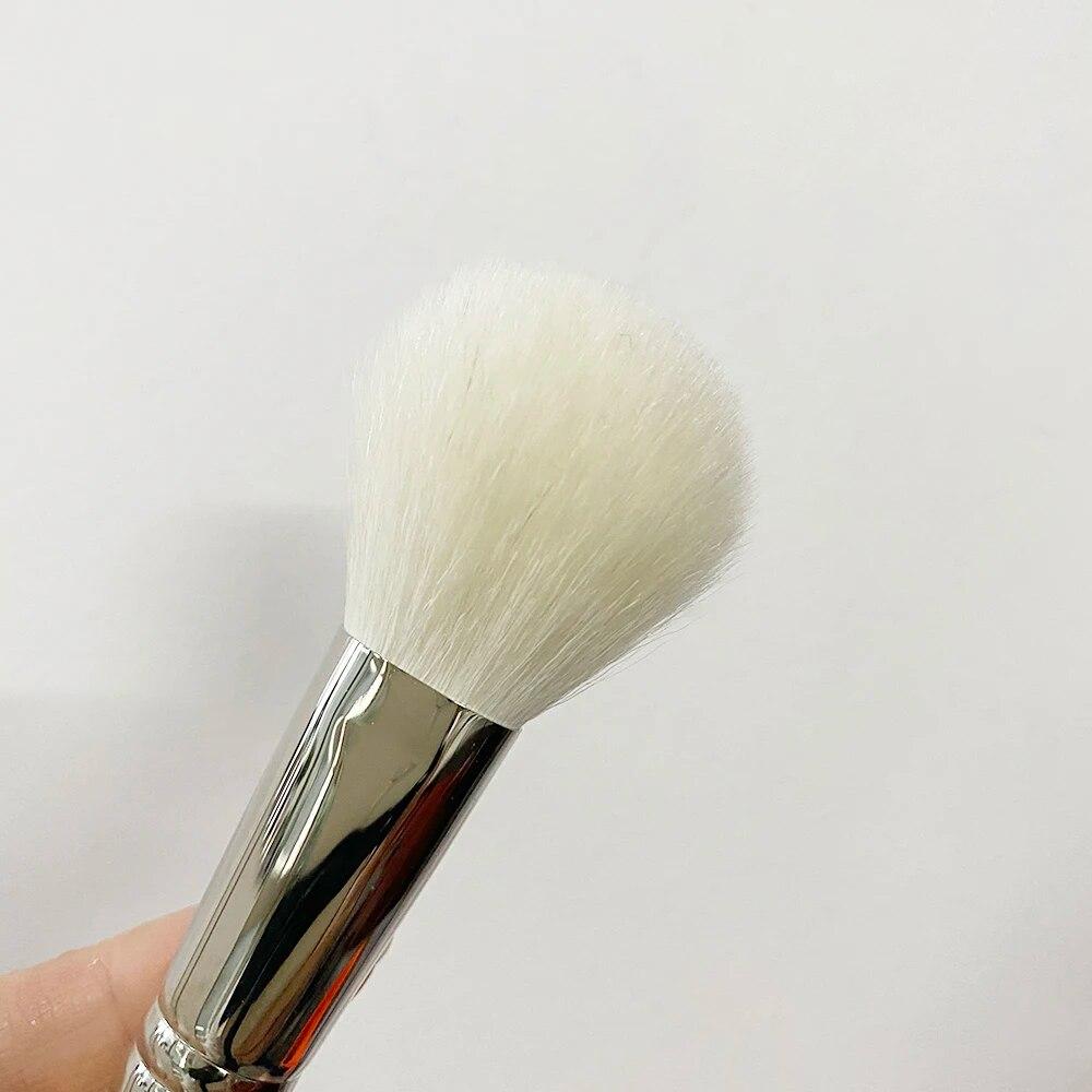 ЩЕТКА ДЛЯ МАКИЯЖА B110 Круглая РУМЯНА J4003 Угловая кисть HIGHLIGHT - Золото - Качественные инструменты для смешивания бронзаторов и пудры Goat Brisltes Cosmetics