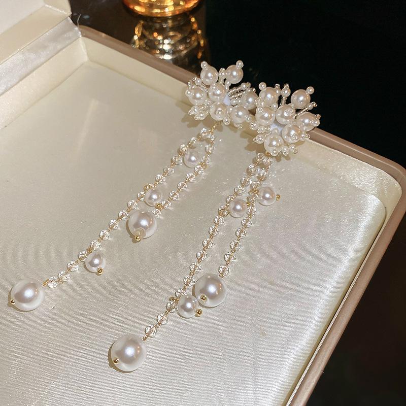 Серьги-гвоздики из ткани в виде цветка «Серебряная игла» со стеклянной бахромой, средние, с антикварным темпераментом, дизайнерские, нишевые