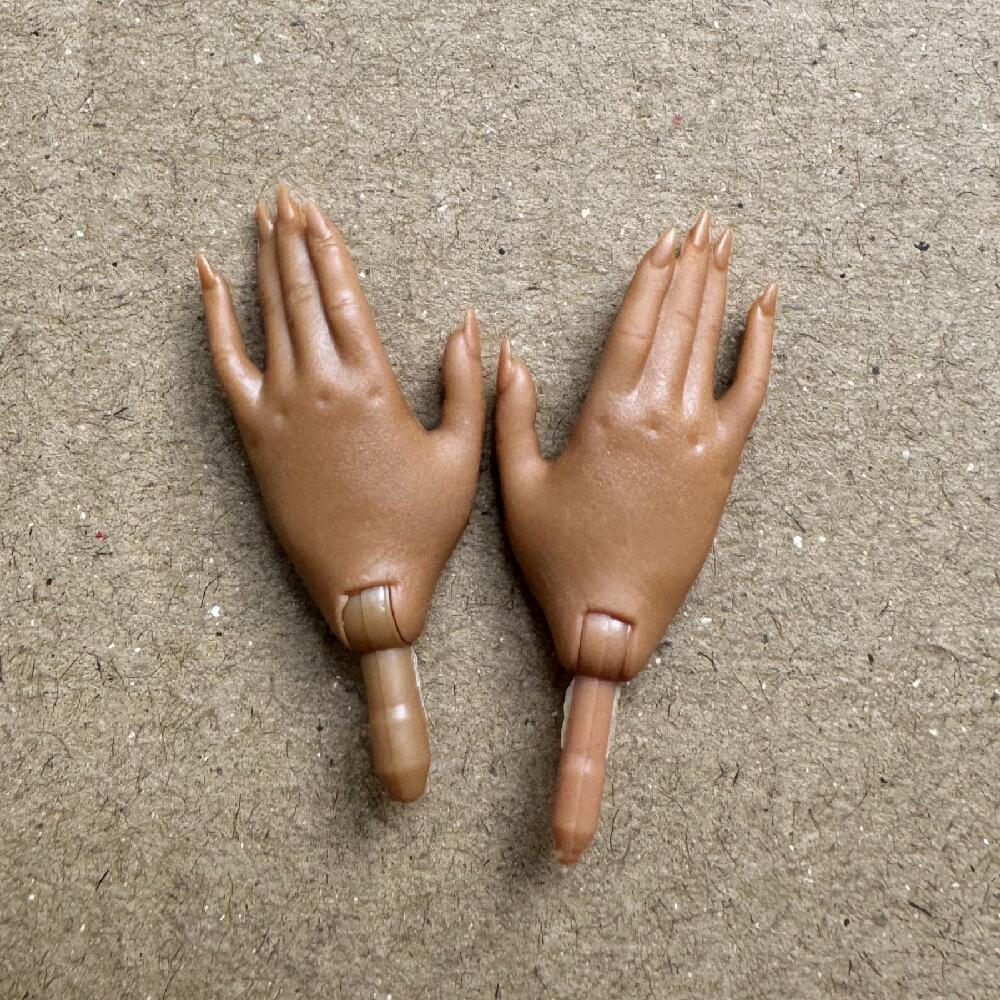 Кукла Старшая Сестра Запасные Руки Белая Коричневая Черная Кожа Части Куклы Оригинальные Аксессуары для Куклы 1/6 Украшения для Куклы