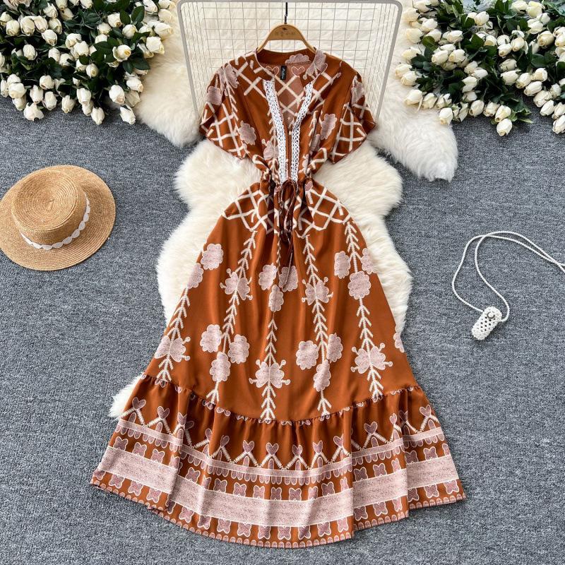 French retro V-neck lace splicing short-sleeved printed dress, summer waist and thin temperament elegant long dress