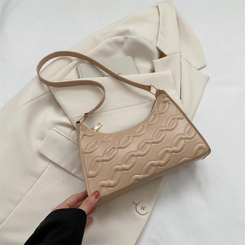 Trendy Women's Simple Shoulder Bag With Chic Aesthetic For Casual Daily Use