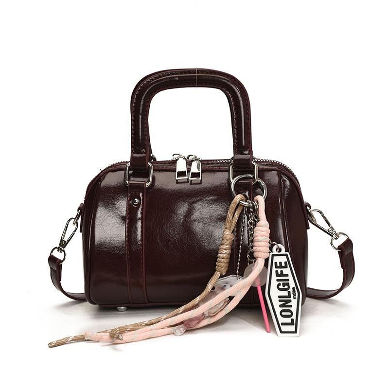 Весна и лето супер горячая маленькая сумка женская 2025 новая мода универсальная сумка-мессенджер популярная портативная сумка Бостон