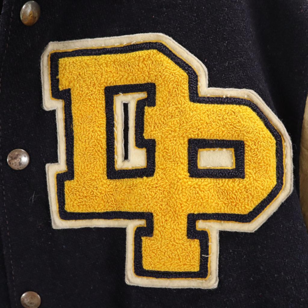 Vintage Куртка-бомбер 70-х годов с кожаными вставками и гербом, размер 44, темно-синяя, мужская, б/у