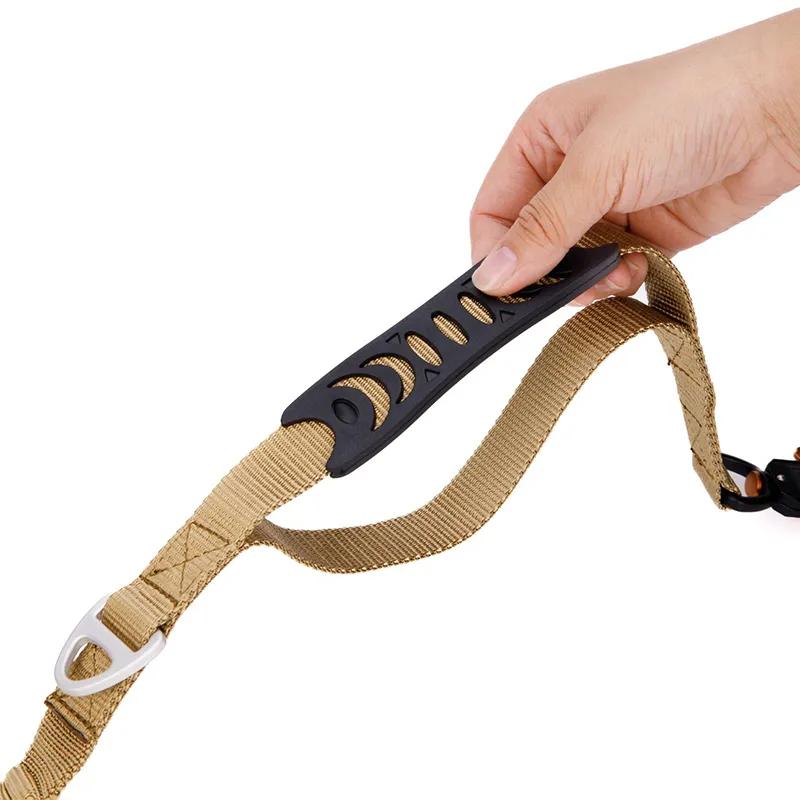 Тактический поводок для собак, прочный поводок для собак с зажимом-лягушкой, мягкая ручка, поводки-резинки для собак средних и больших размеров, для дрессировки и прогулок