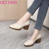 Мода GKTINOO 2025 Новая Мода Женские Туфли-лодочки Круглый Носок Толстый Каблук Натуральная Кожа Обувь Женщина Весна Лето Офисные Женские Туфли Комфорт