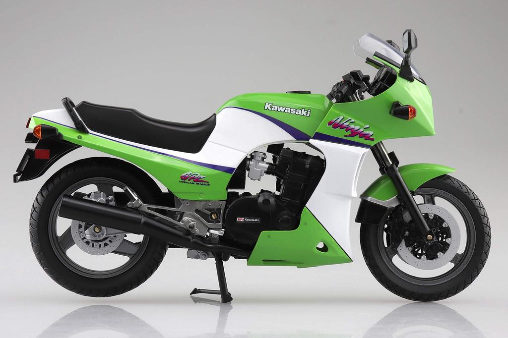 AOSHIMA Skynet Завершенный мотоцикл Kawasaki GPZ900R Lime Green 1/12