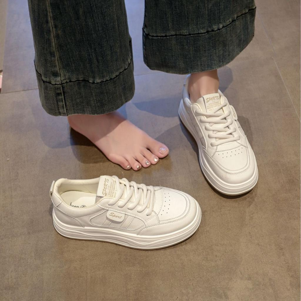 Spring and Autumn, the new women's breathable and lightweight, heightened thick-soled versatile little white shoes, spring and autumn