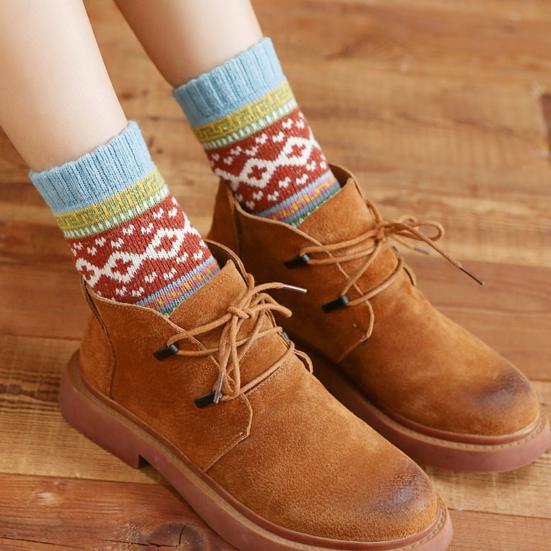 5 Pairs Winter Warm Crew Socks for Women Thick Mid-Calf Knitted Socks Retro Ethnic Style Socks for Christmas Gifts
