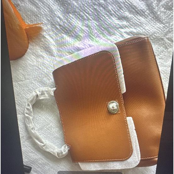 New Fashionable Versatile Genuine Leather Handbag, Large Capacity, Elegant and High-end Women's Shoulder and Crossbody Bag