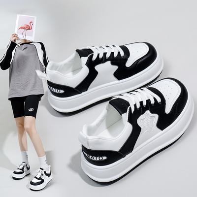 Белые туфли для женщин, новые весенние студенческие универсальные повседневные кроссовки в корейском стиле, модные кроссовки на толстой подошве Z6609