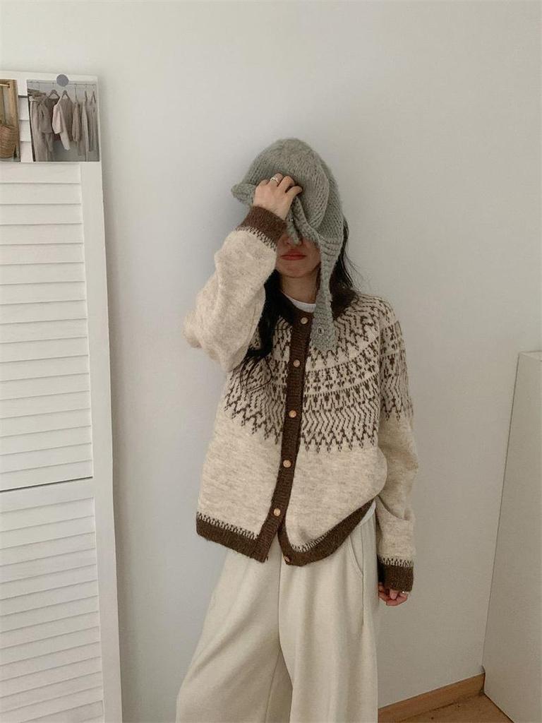 Женский ретро вязаный кардиган-пальто в стиле Fair Isle - Корейский стиль, Мягкий и плотный для осени/зимы, Свободный, но стройнящий крой.