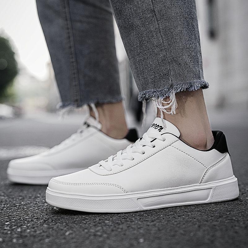 Men’s White Sports Basketball Shoes Street Style Running Sneakers Shoes Students Over Sized Skateborading Shoes Low Top
