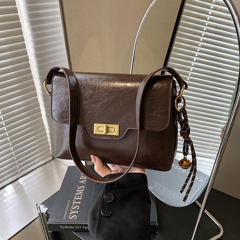 Маленькая сумка женская модная универсальная новая ретро сумка через плечо, сумка-мессенджер, нишевая дорожная маленькая квадратная сумка