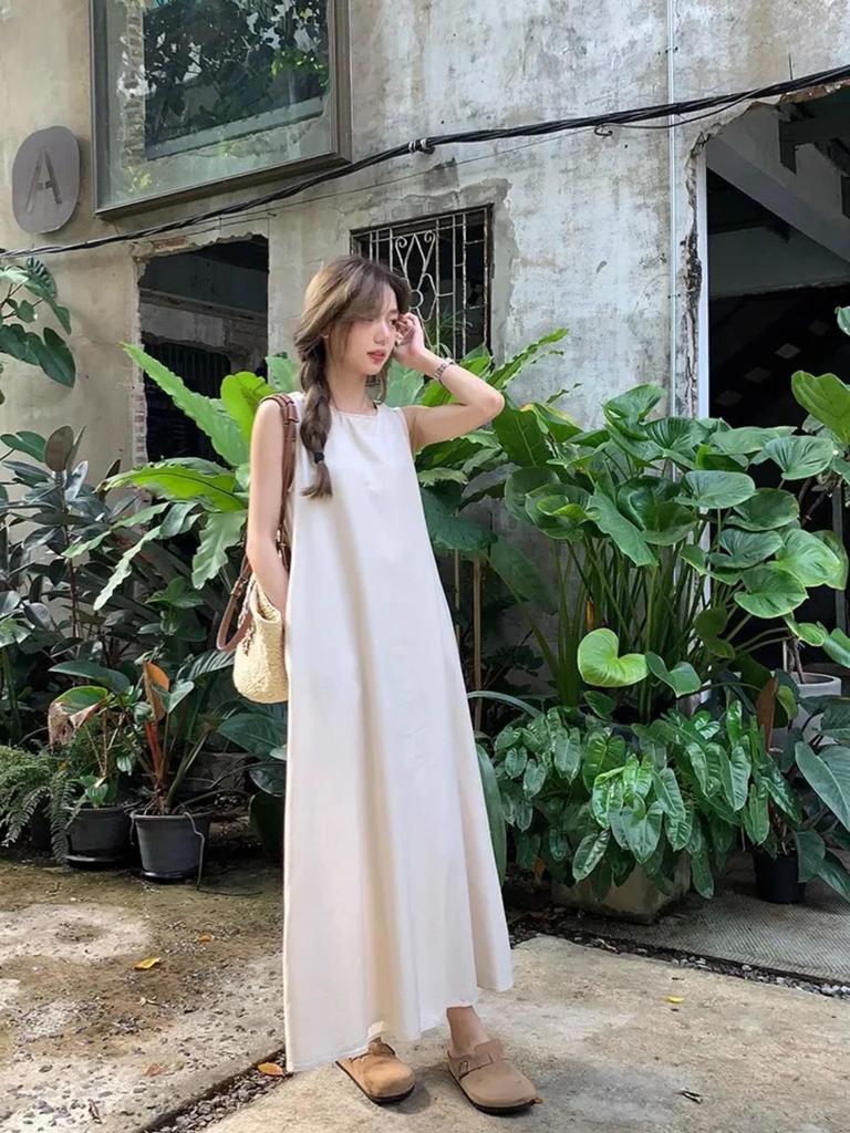 Летнее платье-жилет без рукавов в корейском стиле - дизайн во французском стиле с простым длинным силуэтом и круглым вырезом и вырезом сзади