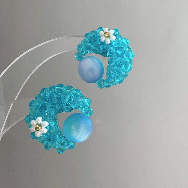 Жемчужные серьги-пусеты в виде цветка и луны, модные серьги с дизайном личности, милые, уменьшающие возраст, маленькие свежие серьги