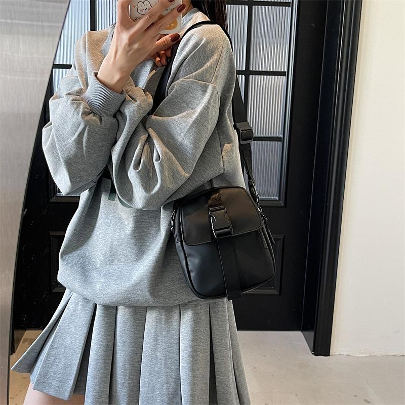 Casual fashion bag women's shoulder bag niche design messenger bag foreign trend lightweight spring personalized small square bag