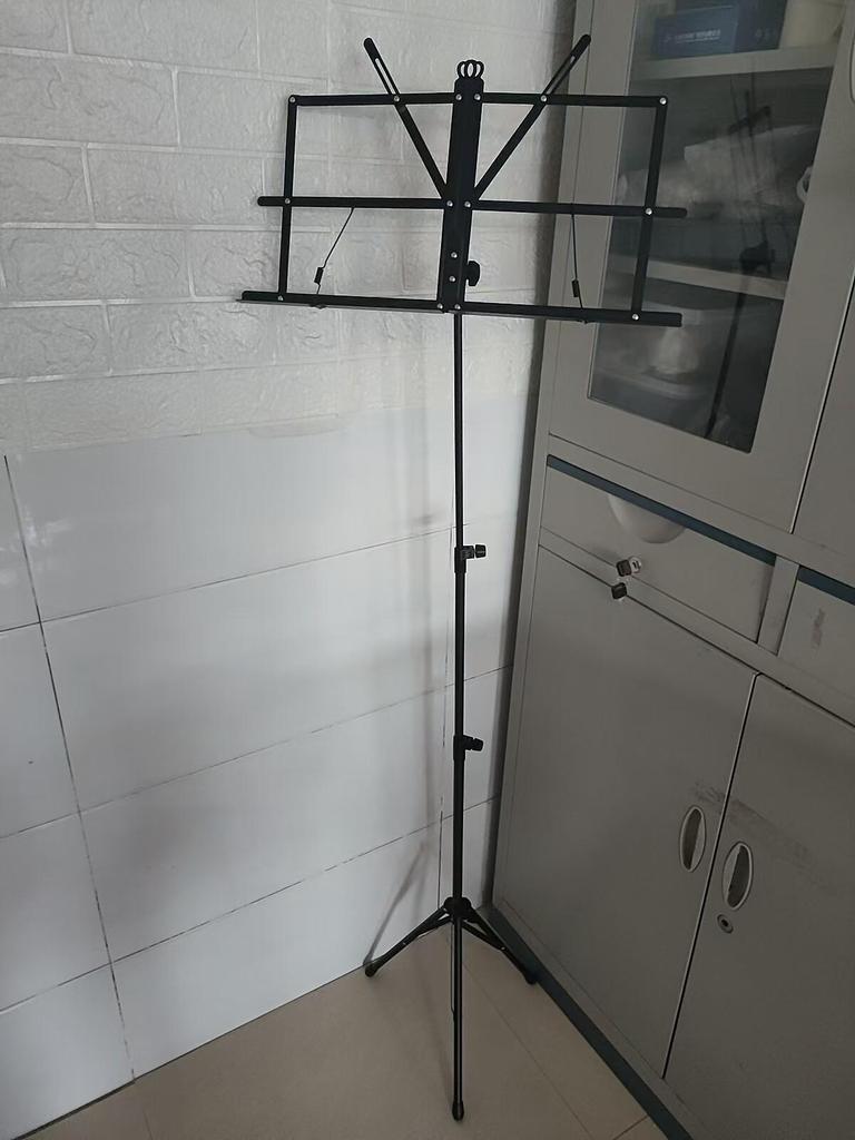 Регулируемая портативная подставка для музыкальных инструментов: Пианино, Гучжэн, Укулеле, Эрху, Гитара. Настольный и вертикальный складной дизайн.