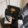 Ielgy Retro One-Shoulder Underarm Bag Female Spring Fashion Simple Messenger Bag