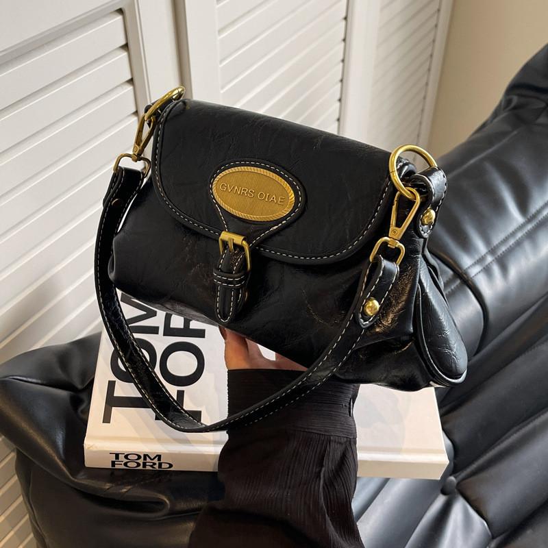 Ielgy Retro One-Shoulder Underarm Bag Female Spring Fashion Simple Messenger Bag