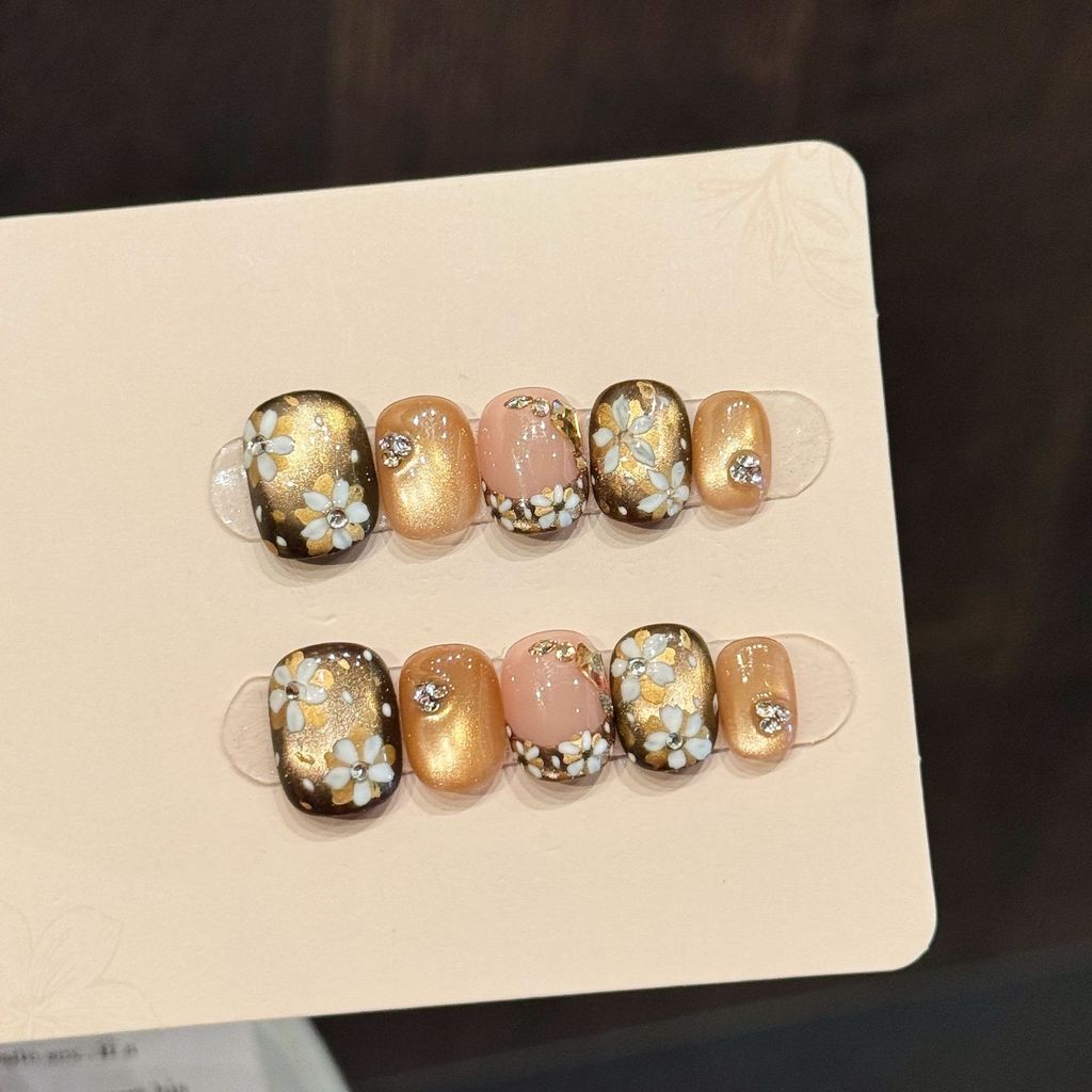 Handmade Press On Nail French Gentle Gold Cat Eye Hand-painted Flowers Diamond Short Round Fake Nail Patch Artificial Nail Reusable