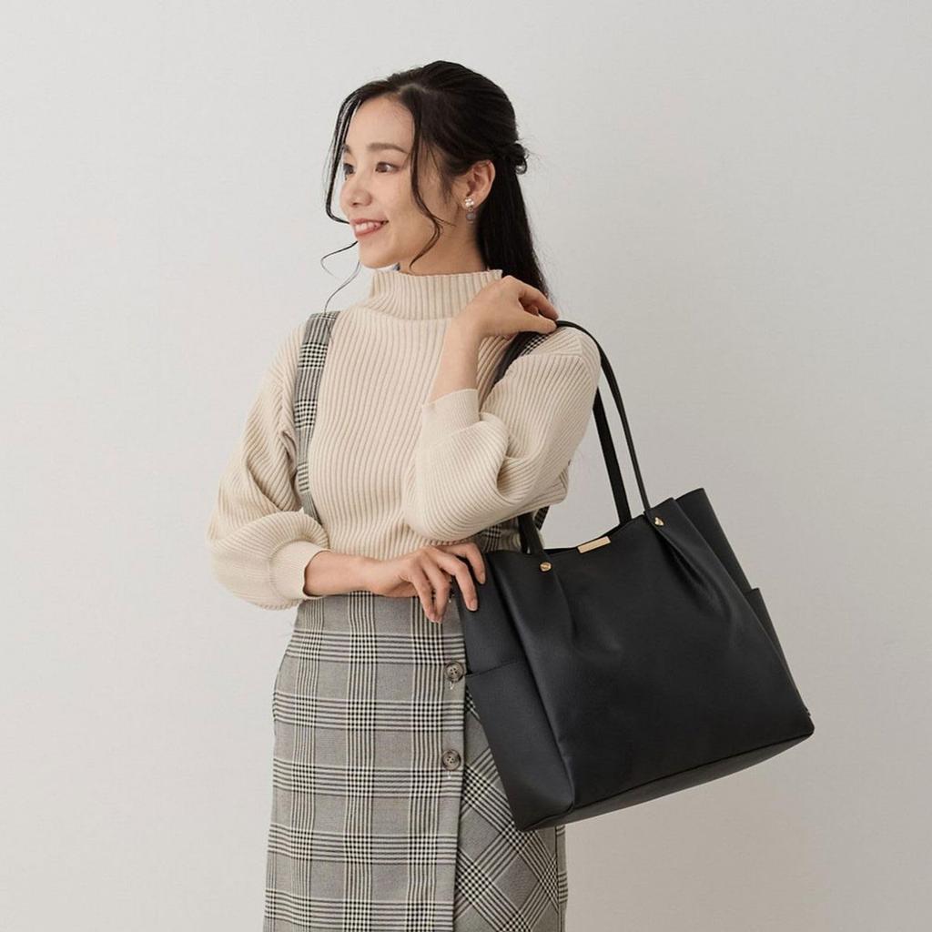 1329 A4 Size Horizontal Work Neat Fake Leather Tote Bag LT MED ROOWORK [Rootote] (03 Beige)