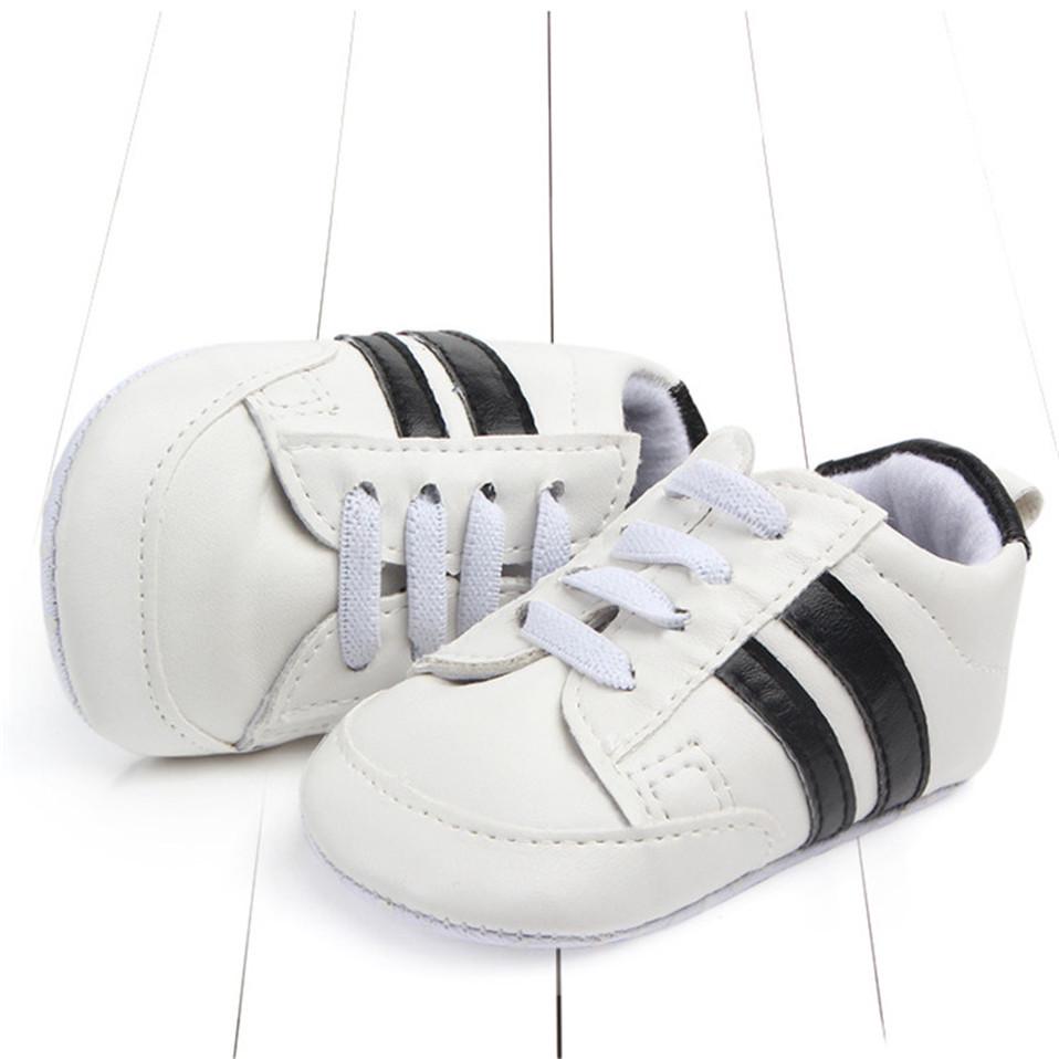 Детская обувь, кроссовки для новорожденных мальчиков, первые ходунки в две полоски для девочек, детские кроссовки на мягкой подошве из искусственной кожи со шнуровкой для малышей