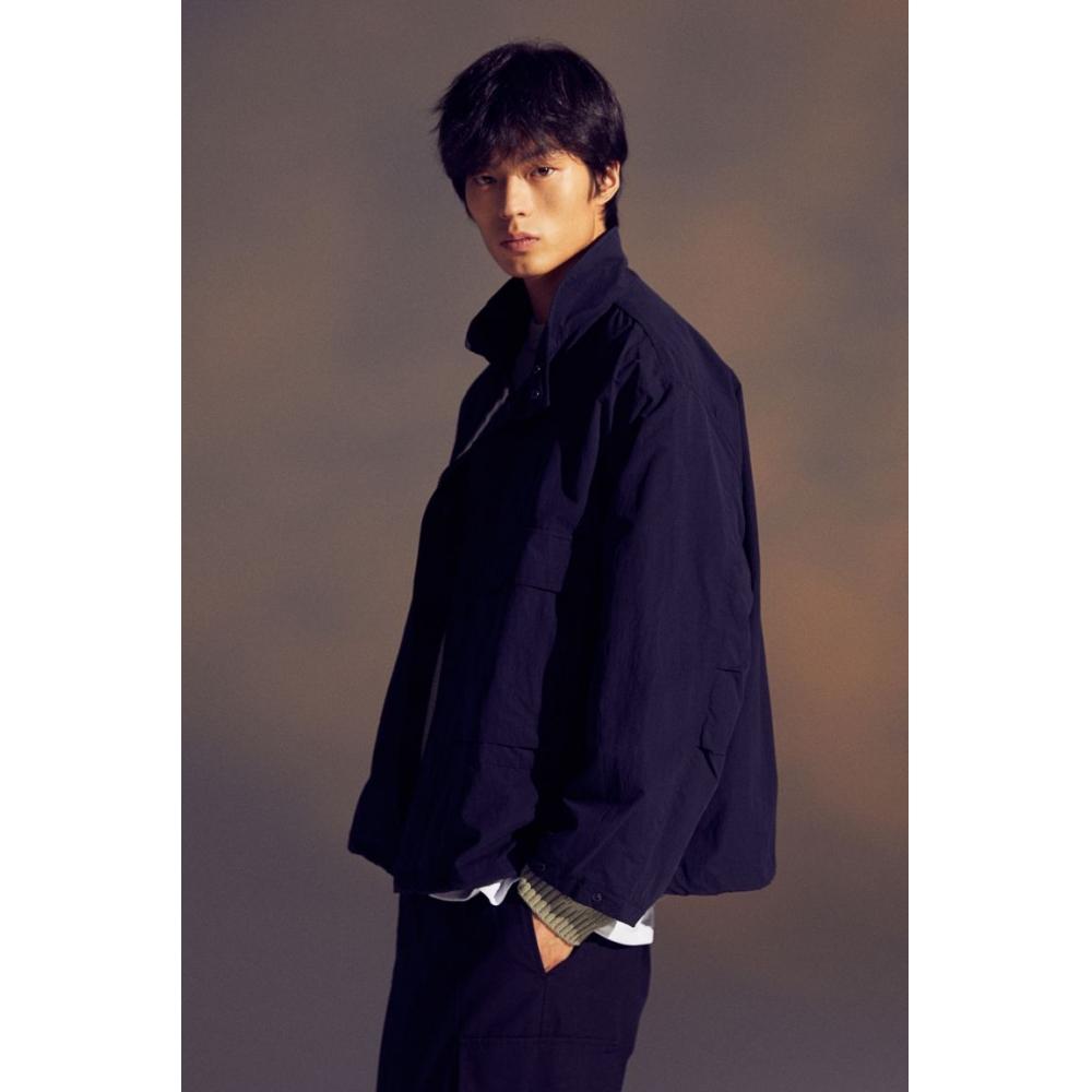 Куртка из нейлона с водоотталкивающим покрытием HM свободного кроя, темно-синего цвета