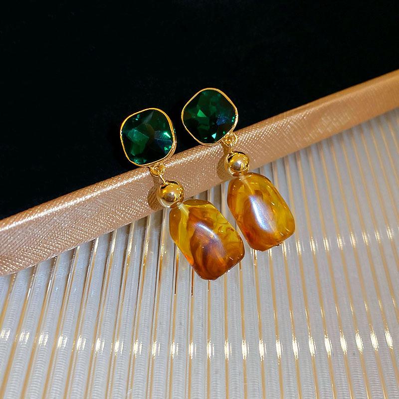 Maillard Style Coffee Colored Geometric Flower Heart Earrings Fashionable Temperament Earrings Retro High-end Earrings